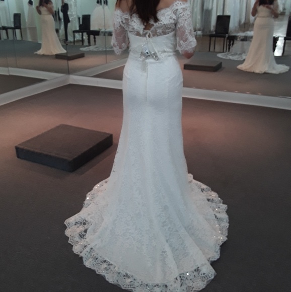 Wedding gown - Picture 5 of 5